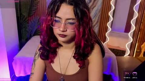 kristen_tay online show from June 4, 2:39 am