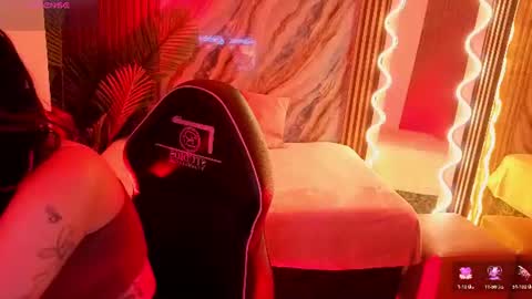 kristen_tay online show from June 9, 2:45 am