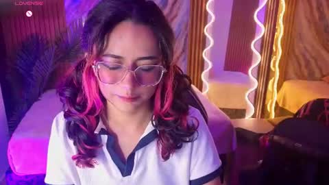 kristen_tay online show from June 10, 2:56 am