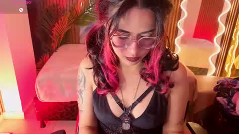 kristen_tay online show from June 11, 2:53 am