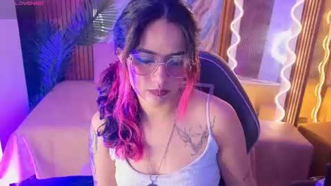 kristen_tay online show from June 12, 3:05 am