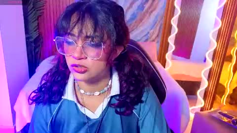 kristen_tay online show from July 6, 2:52 am