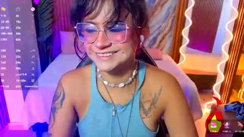 kristen_tay online show from July 17, 2:51 am