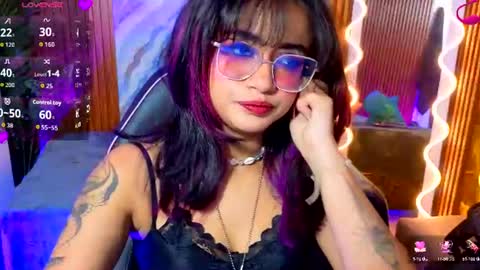 kristen_tay online show from July 29, 4:54 am