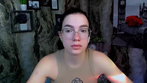 Snapshot of kristenx_x chatting on September 13, 6:35 am Kristen online show from September 13, 6:35 am