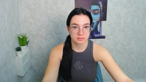 Snapshot of kristenx_x chatting on September 16, 6:36 am Kristen online show from September 16, 6:36 am