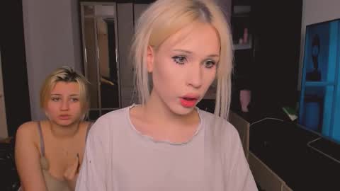 kristialsoopp online show from December 14, 9:19 pm