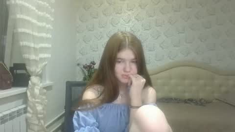 Snapshot of kristiancommes chatting on July 20, 8:44 pm Alisa online show from July 20, 8:44 pm