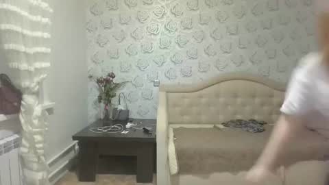 Snapshot of kristiancommes chatting on August 3, 9:18 pm Alisa online show from August 3, 9:18 pm