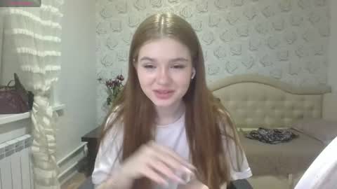 Snapshot of kristiancommes chatting on August 4, 9:39 pm Alisa online show from August 4, 9:39 pm