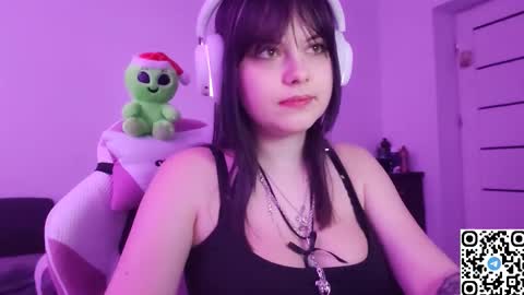 Snapshot of kristibloom chatting on November 17, 9:09 pm Christie online show from November 17, 9:09 pm