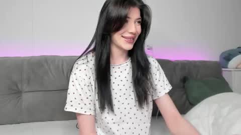 Snapshot of kristina_angel1 chatting on February 4, 9:15 am polya online show from February 4, 9:15 am