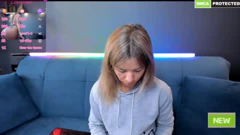 Snapshot of kristinasexyhot chatting on June 5, 12:11 pm Muscle Queen online show from June 5, 12:11 pm