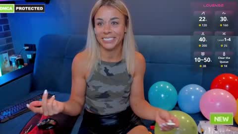 Muscle Queen online show from August 3, 4:44 pm