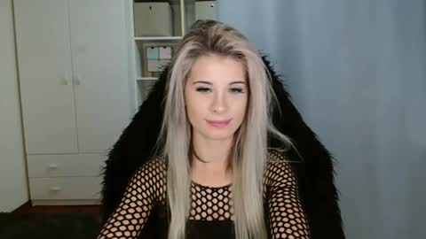 KristineAmore online show from November 19, 7:36 pm