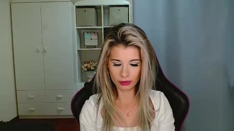 KristineAmore online show from November 26, 7:48 pm