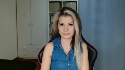 KristineAmore online show from March 19, 7:23 am