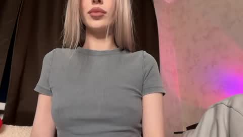 Snapshot of kristy_babe chatting on April 20, 6:42 pm Kristy and Alice online show from April 20, 6:42 pm