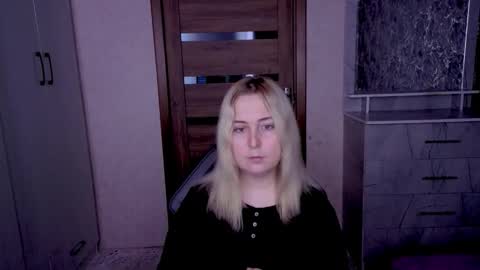 Kristy online show from April 22, 11:06 pm