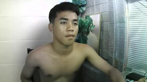 kritthanarkorn online show from November 14, 1:43 pm