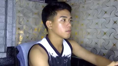 Snapshot of kritthanarkorn chatting on March 22, 5:05 pm kritthanarkorn online show from March 22, 5:05 pm