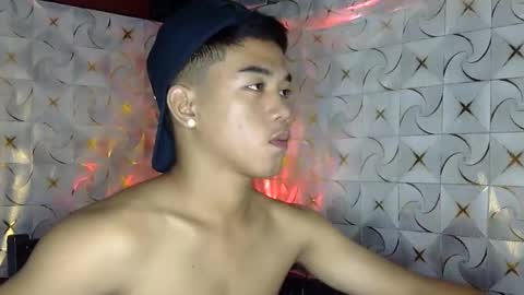 Snapshot of kritthanarkorn chatting on April 2, 2:53 am kritthanarkorn online show from April 2, 2:53 am