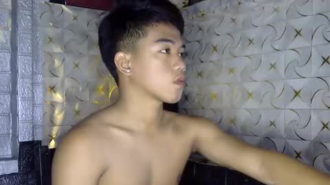 Snapshot of kritthanarkorn chatting on April 19, 3:17 am kritthanarkorn online show from April 19, 3:17 am