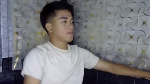 Snapshot of kritthanarkorn chatting on May 1, 1:05 pm kritthanarkorn online show from May 1, 1:05 pm