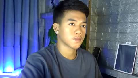 Snapshot of kritthanarkorn chatting on May 23, 8:07 am kritthanarkorn online show from May 23, 8:07 am