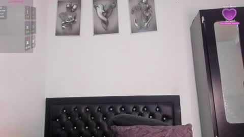 Snapshot of krixtybrown chatting on July 28, 7:04 pm krixty online show from July 28, 7:04 pm