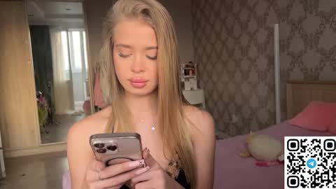 Snapshot of krohka111 chatting on March 17, 3:04 pm kroshka meow online show from March 17, 3:04 pm