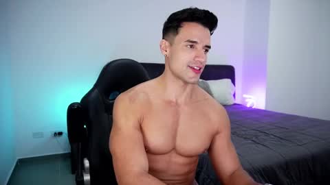 Snapshot of krops_ chatting on February 8, 3:10 pm KROPS online show from February 8, 3:10 pm