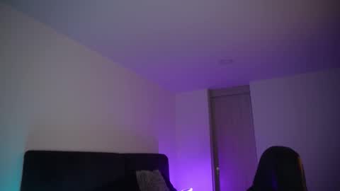 Snapshot of krops_ chatting on November 30, 4:05 am KROPS online show from November 30, 4:05 am