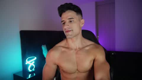 Snapshot of krops_ chatting on November 30, 11:20 pm KROPS online show from November 30, 11:20 pm