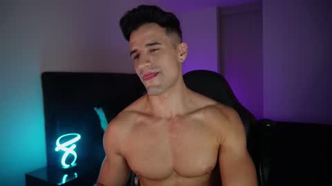 Snapshot of krops_ chatting on December 2, 5:46 am KROPS online show from December 2, 5:46 am