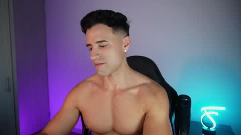 Snapshot of krops_ chatting on May 31, 2:42 am KROPS online show from May 31, 2:42 am