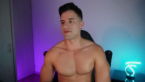 Snapshot of krops_ chatting on June 6, 12:27 am KROPS online show from June 6, 12:27 am