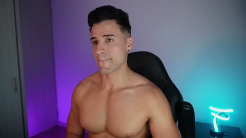 Snapshot of krops_ chatting on June 21, 10:34 pm KROPS online show from June 21, 10:34 pm