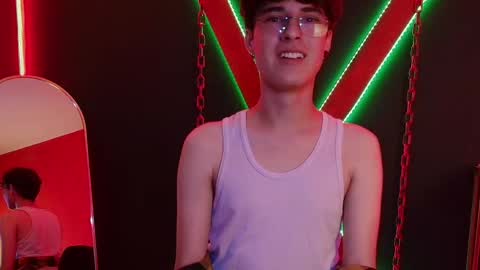 Snapshot of krown_nox chatting on May 22, 9:09 pm krown_nox online show from May 22, 9:09 pm
