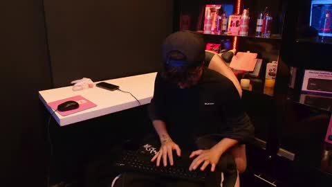 Snapshot of krown_nox chatting on May 23, 2:32 pm krown_nox online show from May 23, 2:32 pm