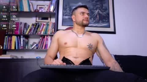 Kroy Wood online show from January 23, 1:24 pm