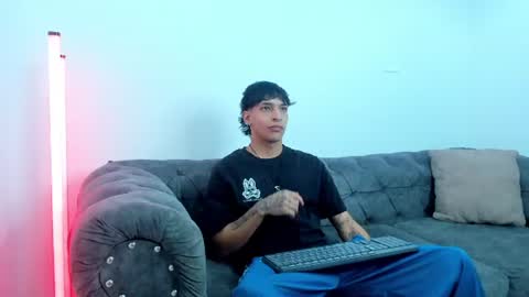 Kroy Wave  Muscle Tattoos Latino online show from July 15, 3:12 am