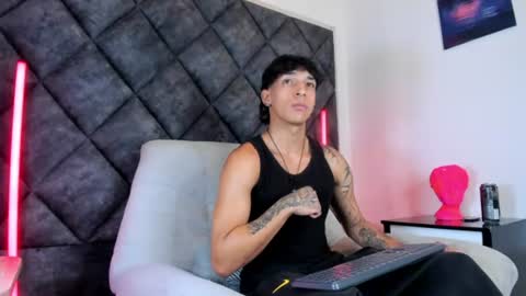 Kroy Wave  Muscle Tattoos Latino online show from August 7, 3:08 am