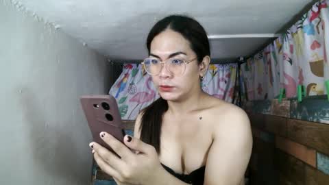 janella online show from March 3, 5:24 am