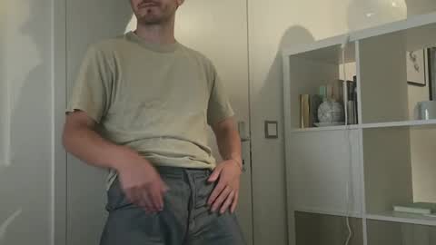 Snapshot of kryle987 chatting on June 20, 8:22 pm kryle987 online show from June 20, 8:22 pm