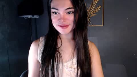 Snapshot of krystal_angel chatting on December 16, 6:16 pm krystal_angel online show from December 16, 6:16 pm