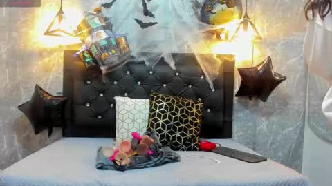 Snapshot of krystal_taylor23 chatting on October 18, 12:17 pm Kystal Taylor online show from October 18, 12:17 pm