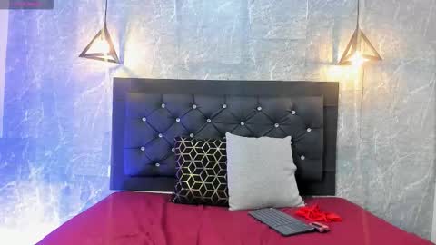 Snapshot of krystal_taylor23 chatting on November 11, 11:21 am Kystal Taylor online show from November 11, 11:21 am