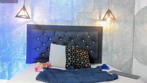 Snapshot of krystal_taylor23 chatting on November 23, 11:54 am Kystal Taylor online show from November 23, 11:54 am