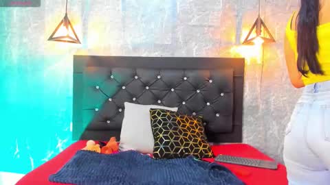 Snapshot of krystal_taylor23 chatting on November 24, 11:32 am Kystal Taylor online show from November 24, 11:32 am